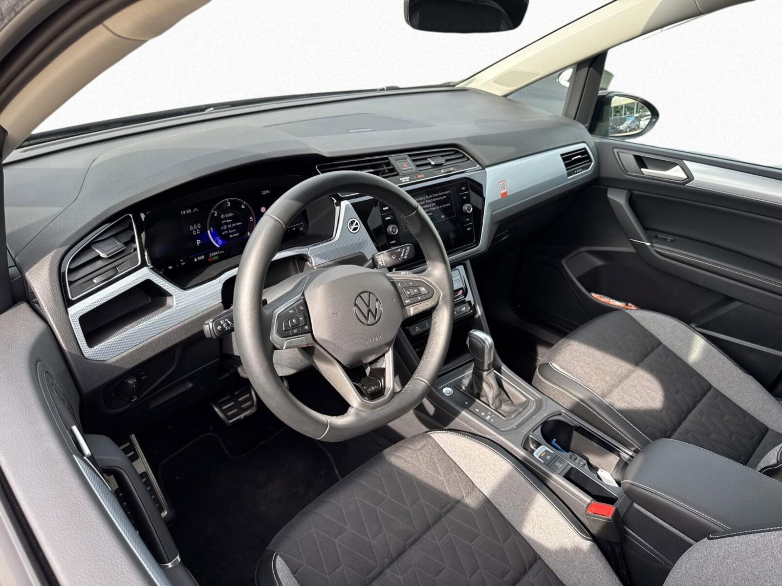 Volkswagen Touran – Bild 8