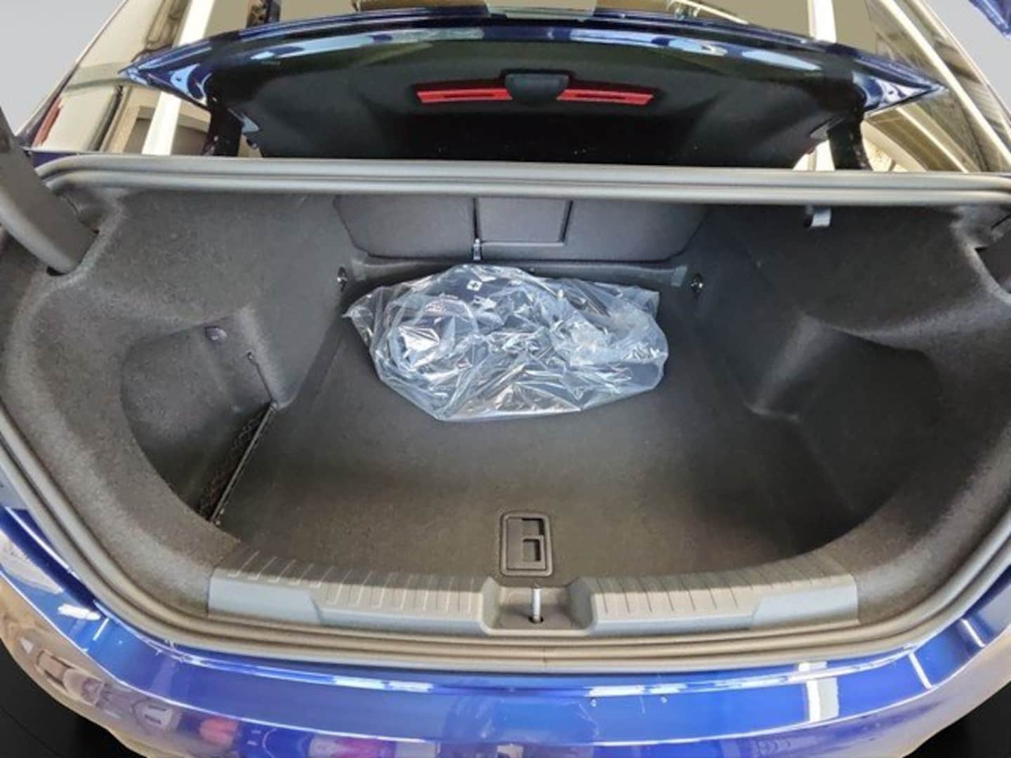 Bild über Audi S3 Limousine TFSI quattro S tronic - für weitere Informationen kontaktieren Sie den Audi Partner