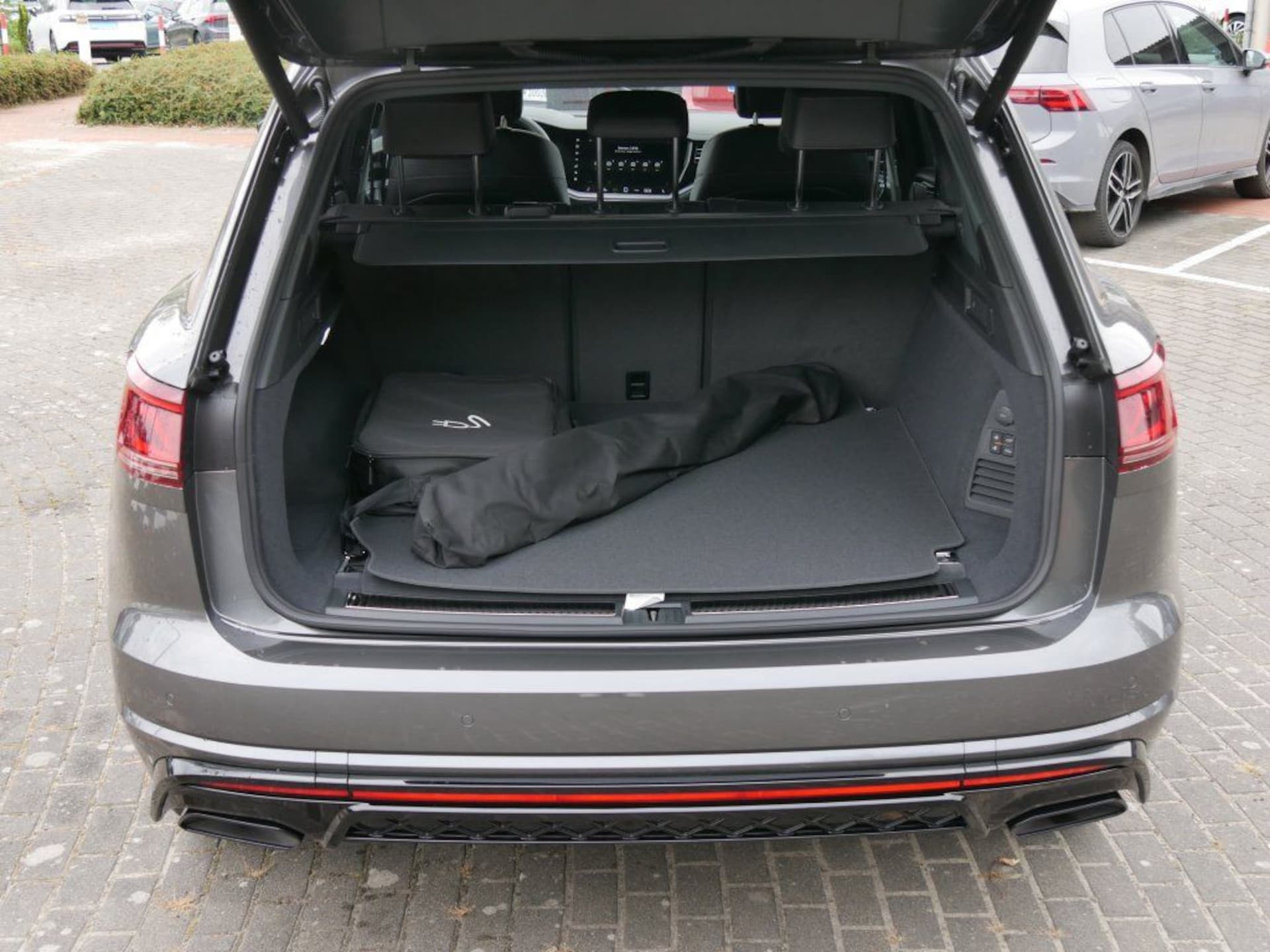 Volkswagen Touareg R