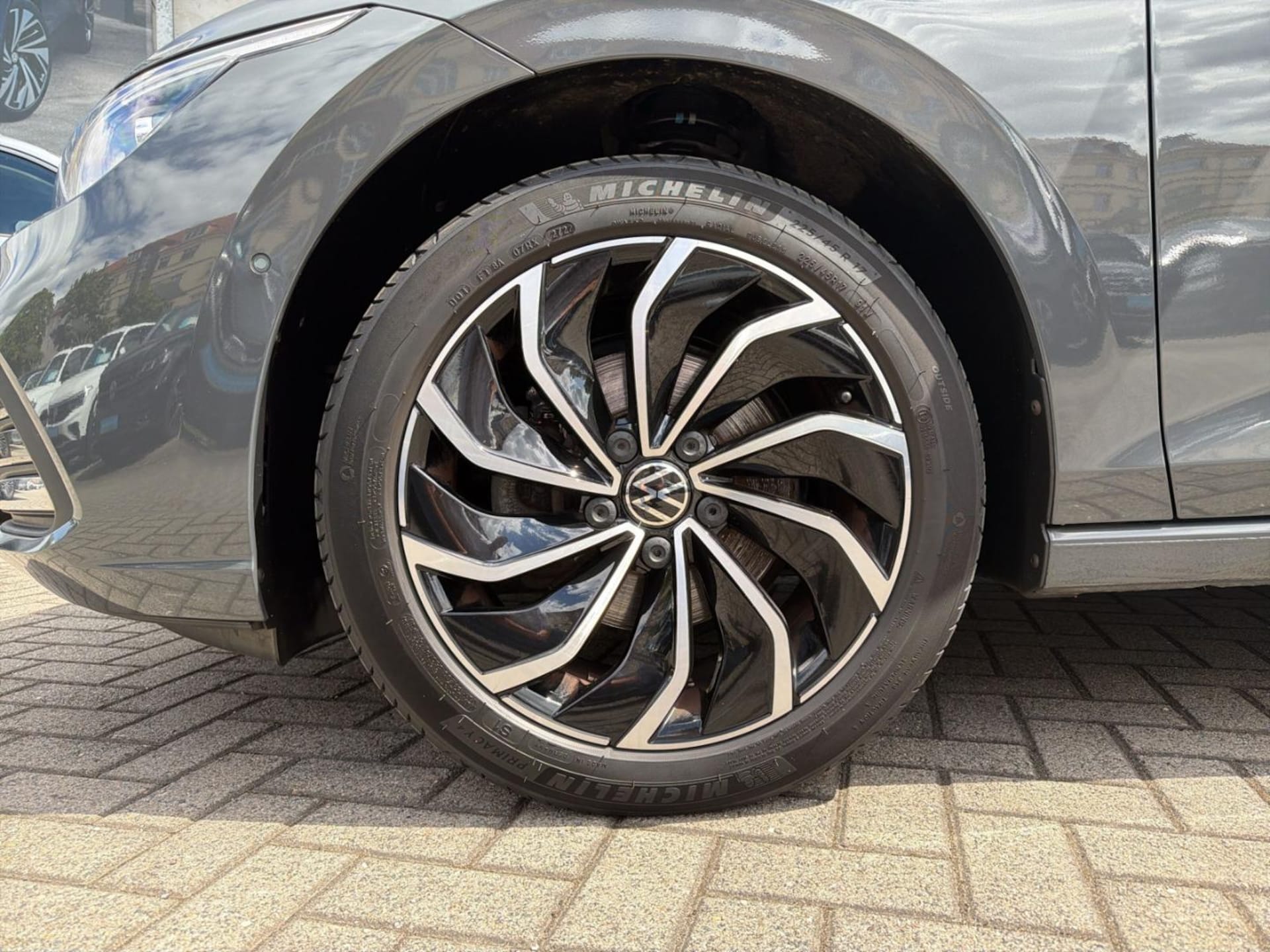 Volkswagen Golf Active