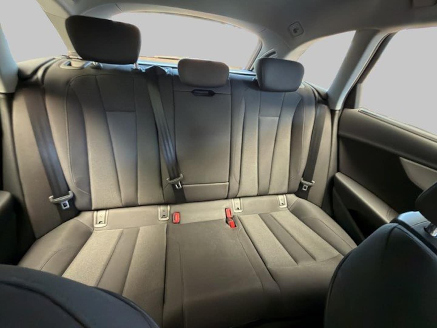 Bild über Audi A4 Avant 35 TDI S tronic - für weitere Informationen kontaktieren Sie den Audi Partner