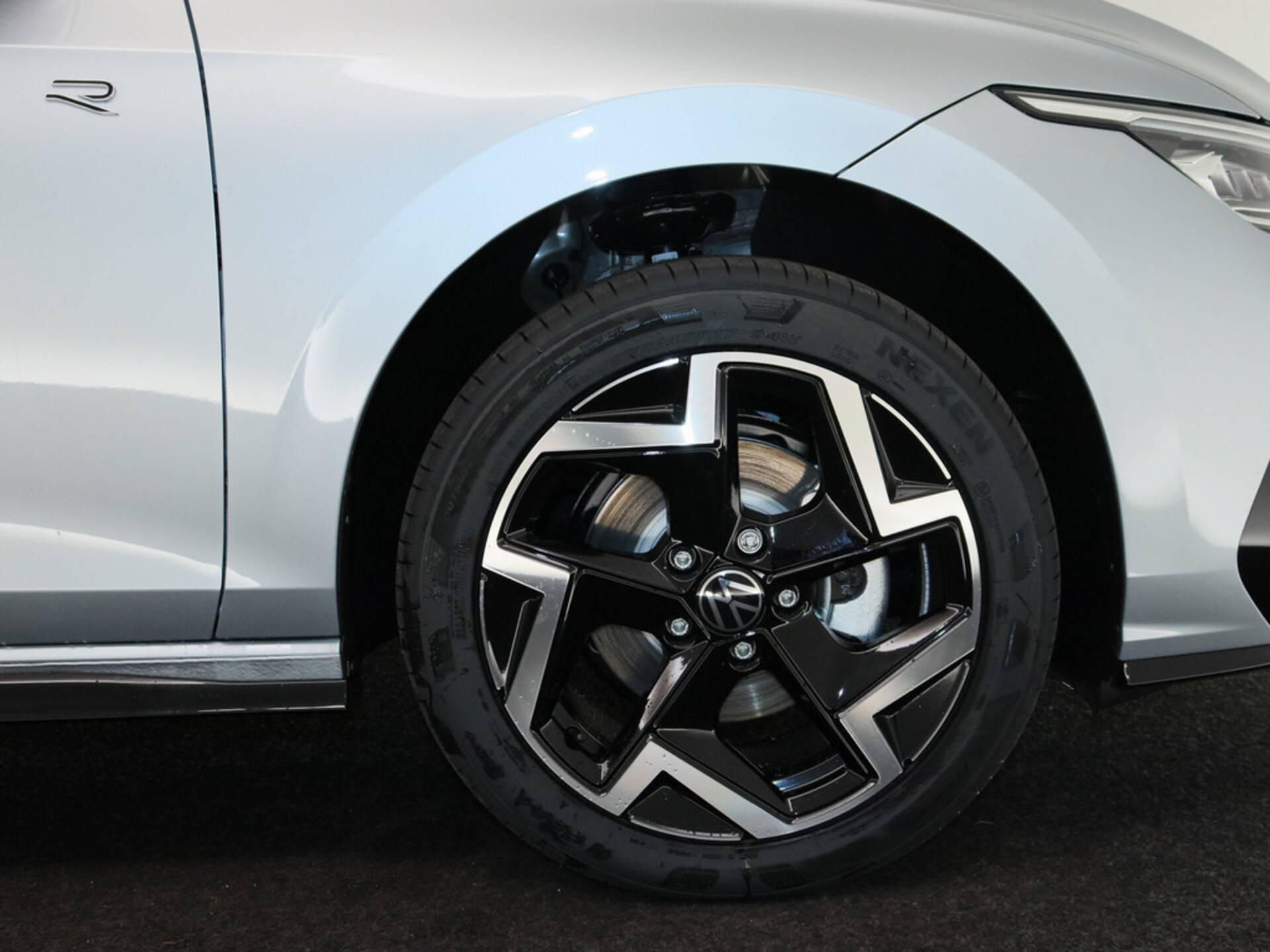 Volkswagen Golf R-Line