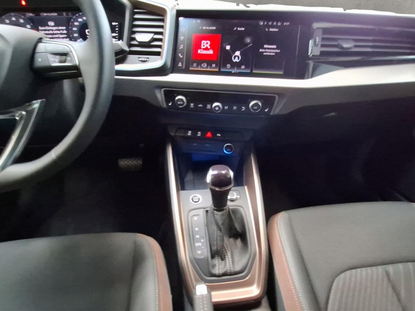 Bild über Audi A1 Sportback S line 25 TFSI S tronic - für weitere Informationen kontaktieren Sie den Audi Partner