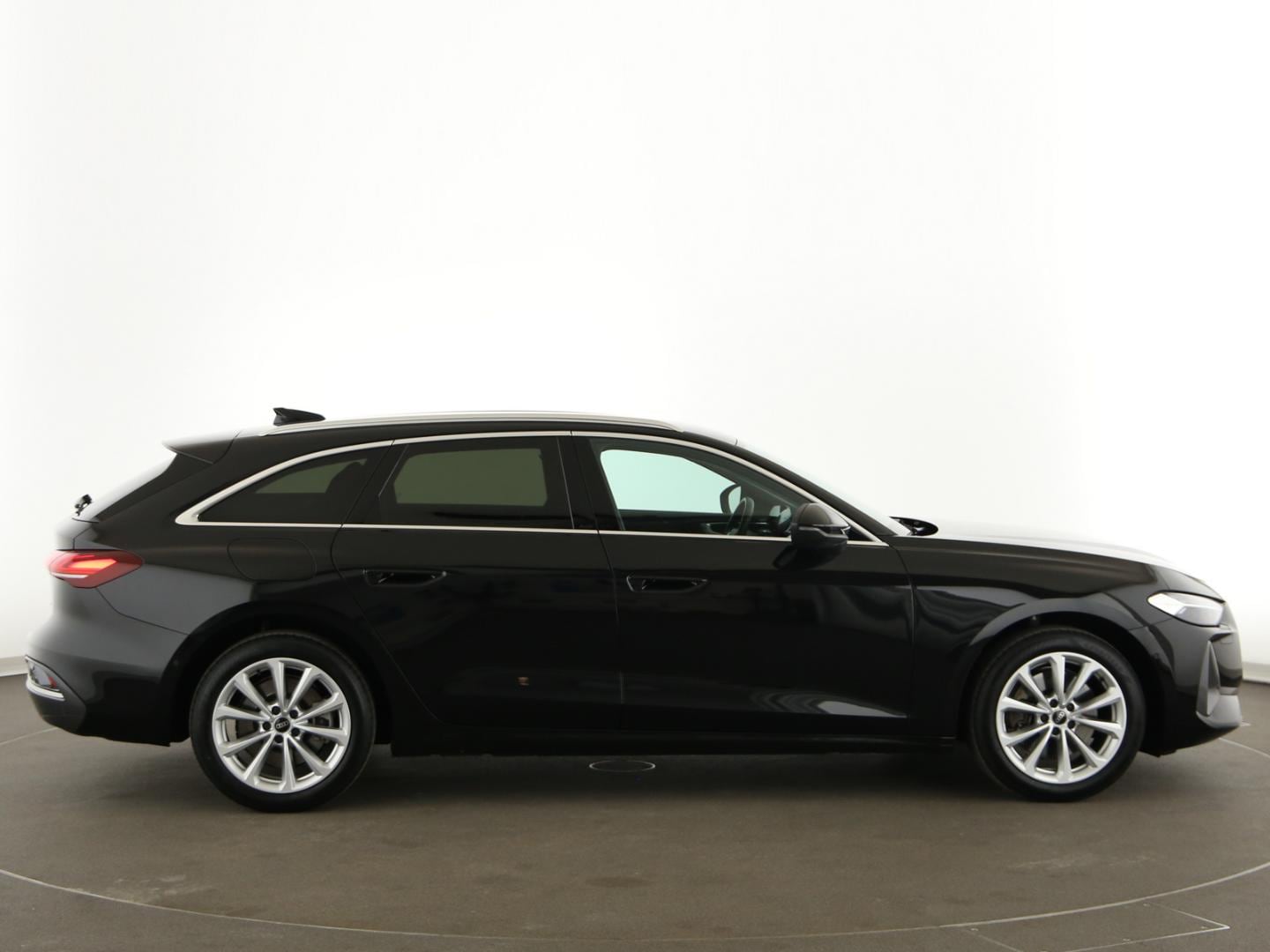 Bild über Audi A5 Avant TDI 150 kW S tronic - für weitere Informationen kontaktieren Sie den Audi Partner