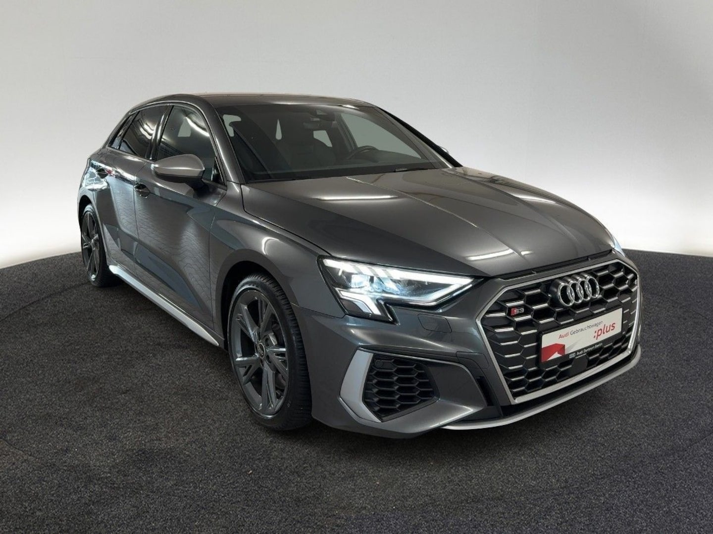 Bild über Audi S3 Sportback TFSI quattro S tronic - für weitere Informationen kontaktieren Sie den Audi Partner