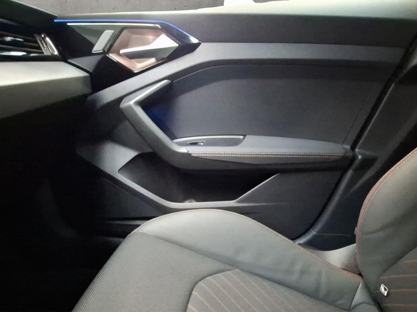 Bild über Audi A1 Sportback S line 25 TFSI S tronic - für weitere Informationen kontaktieren Sie den Audi Partner