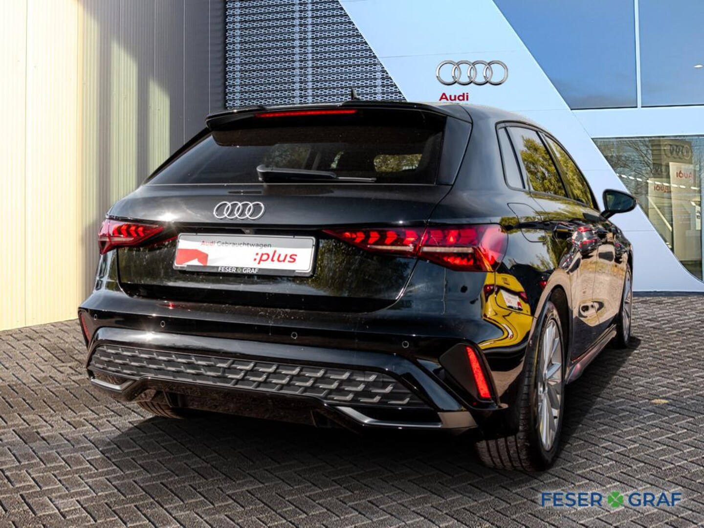 Bild über Audi A3 Sportback S line 35 TFSI S tronic - für weitere Informationen kontaktieren Sie den Audi Partner