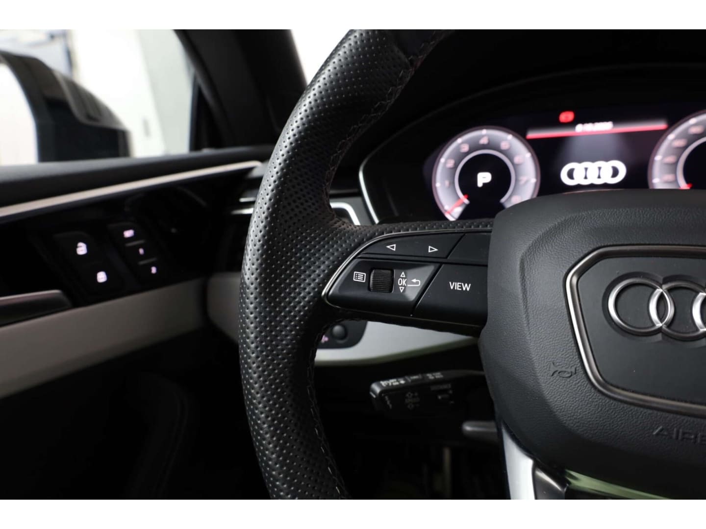 Bild über Audi A5 Cabriolet S line 40 TFSI quattro S tronic - für weitere Informationen kontaktieren Sie den Audi Partner