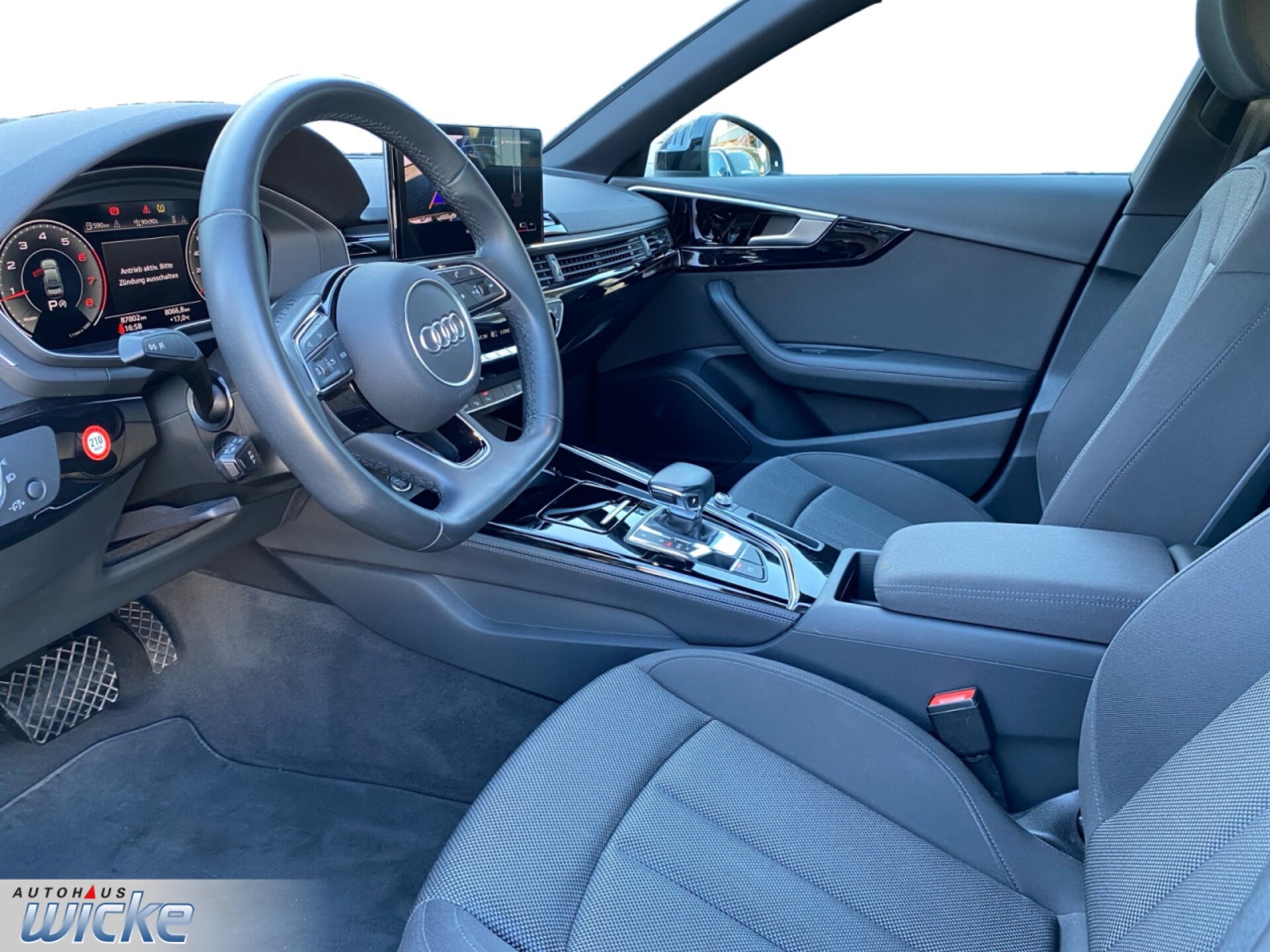 Audi A4 Limousine