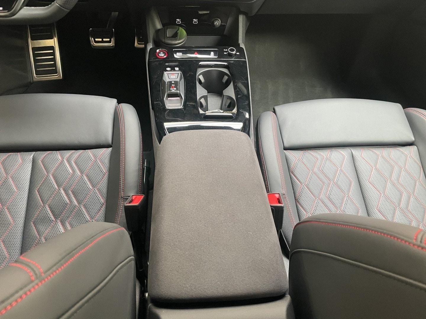 Bild über Audi A6 Avant e-tron e-tron - für weitere Informationen kontaktieren Sie den Audi Partner
