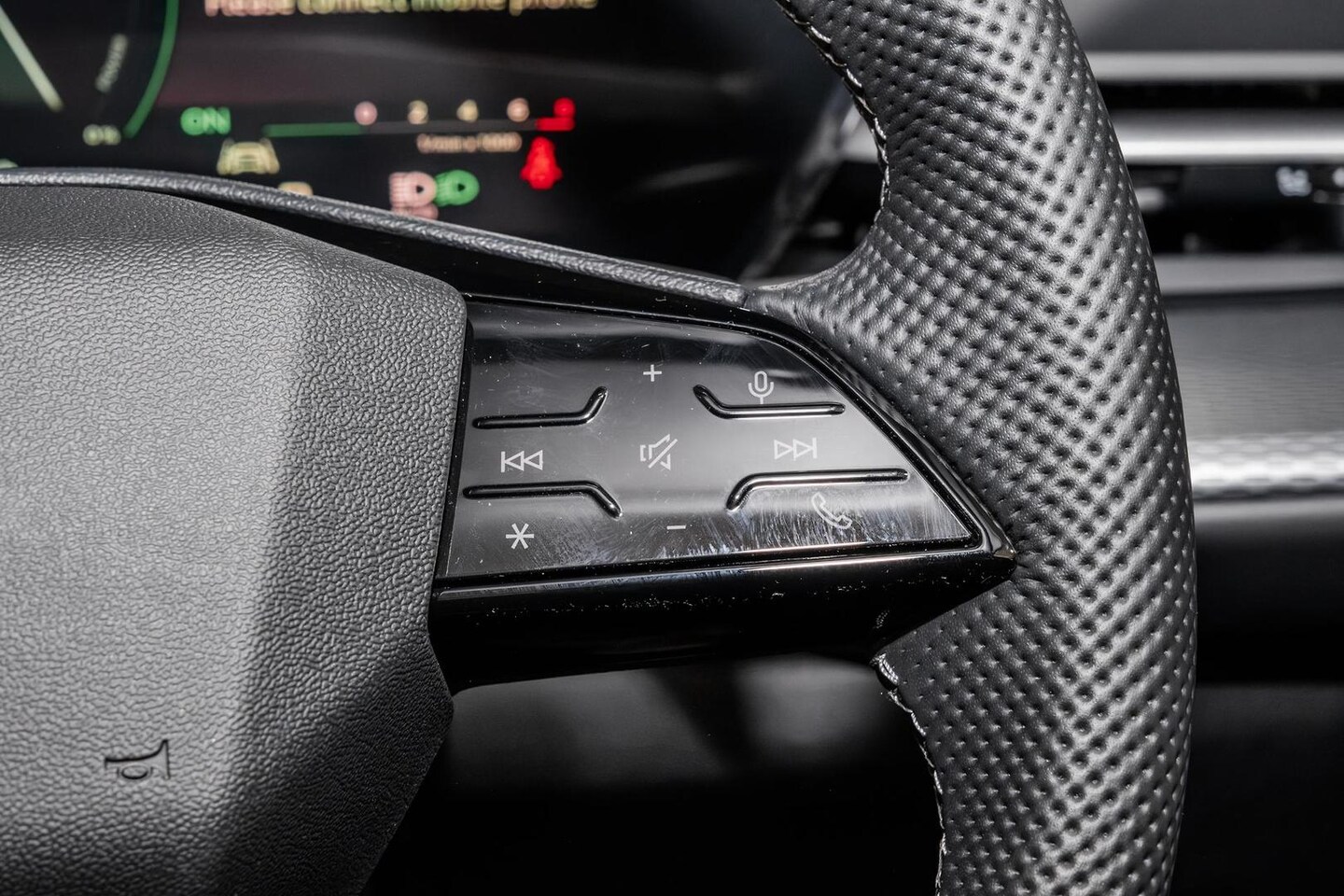 Image about Audi Q5 SUV e-hybrid quattro S tronic