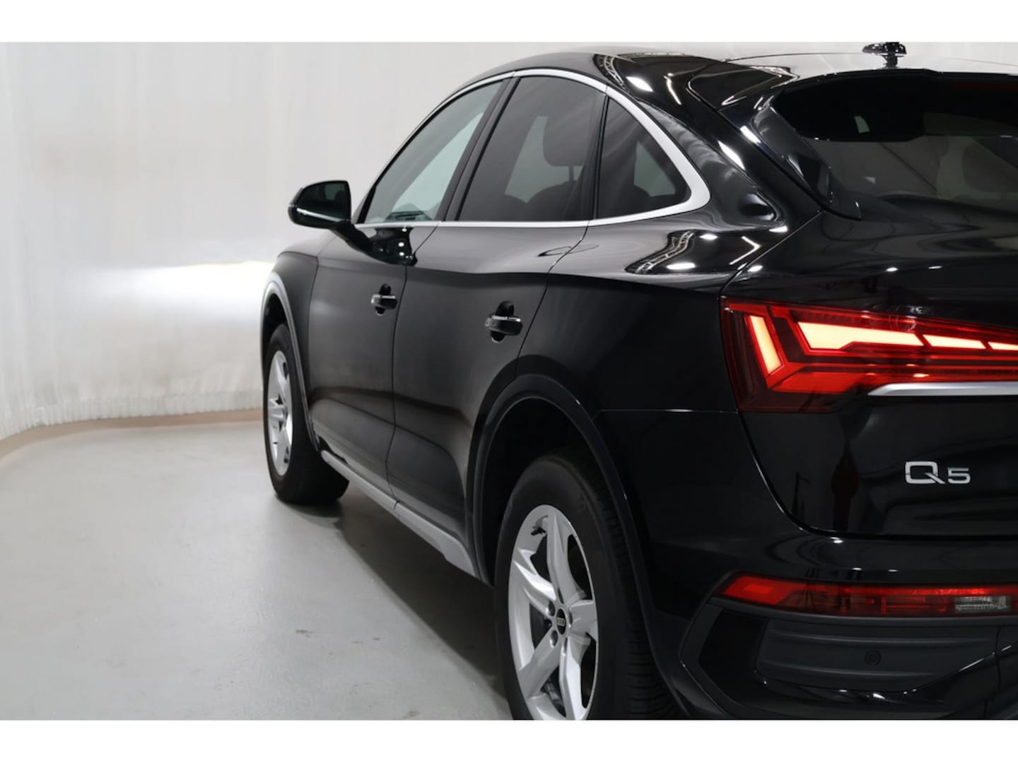 Bild über Audi Q5 Sportback 40 TDI quattro S tronic - für weitere Informationen kontaktieren Sie den Audi Partner