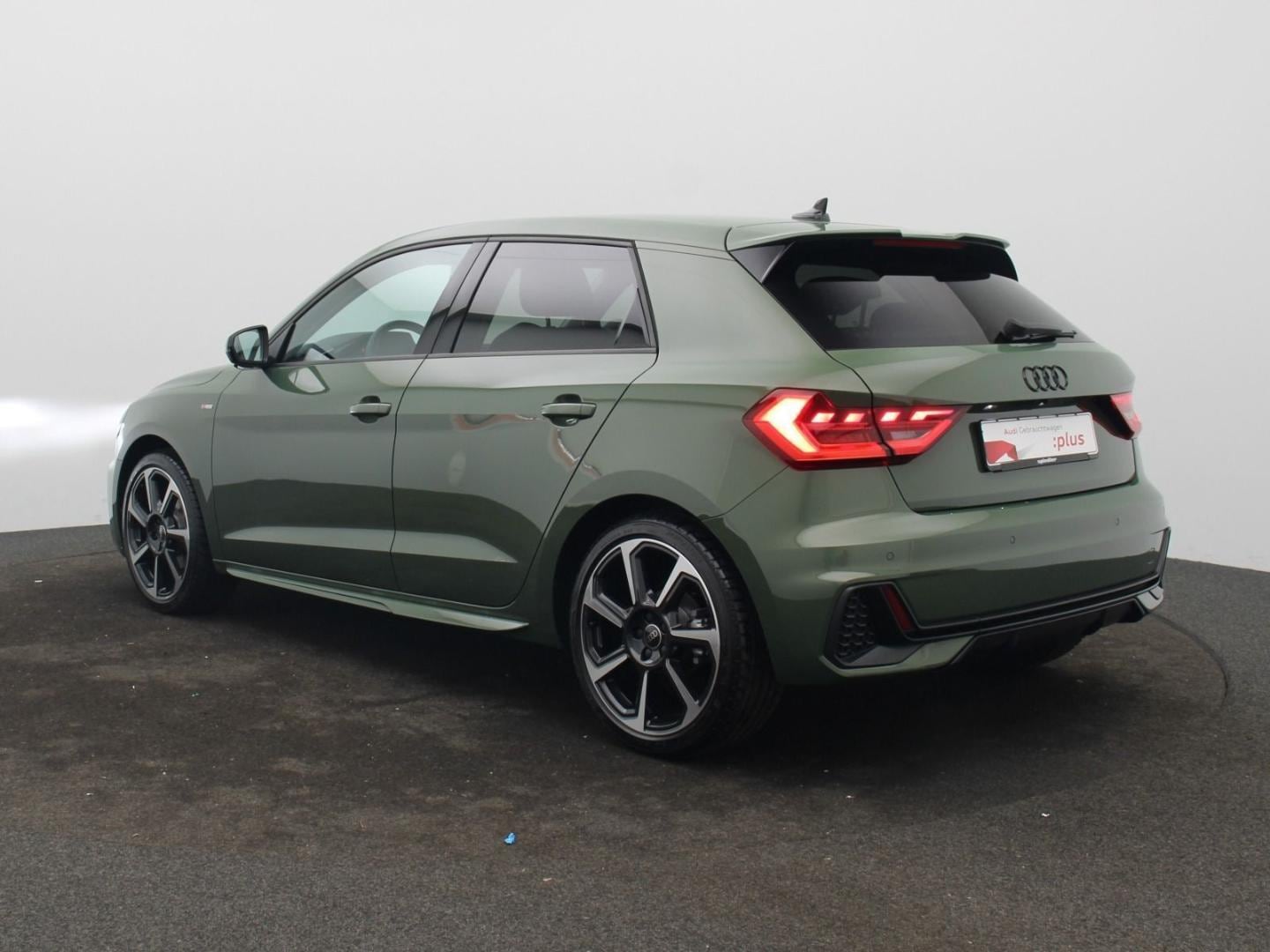 Bild über Audi A1 Sportback S line 35 TFSI S tronic - für weitere Informationen kontaktieren Sie den Audi Partner