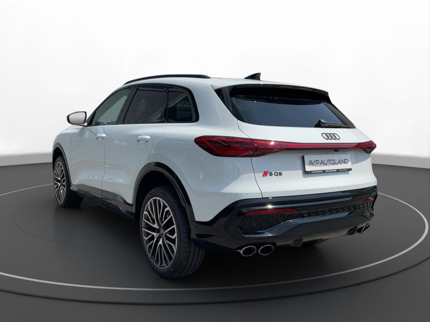 Bild über Audi SQ5 SUV edition one mit Akzenten mythosschwarz TFSI 270 kW S tronic - für weitere Informationen kontaktieren Sie den Audi Partner