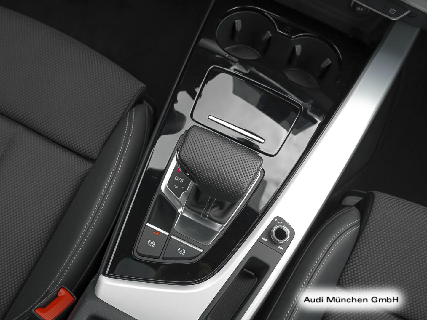 Bild über Audi A4 Avant S line 40 TFSI quattro S tronic - für weitere Informationen kontaktieren Sie den Audi Partner