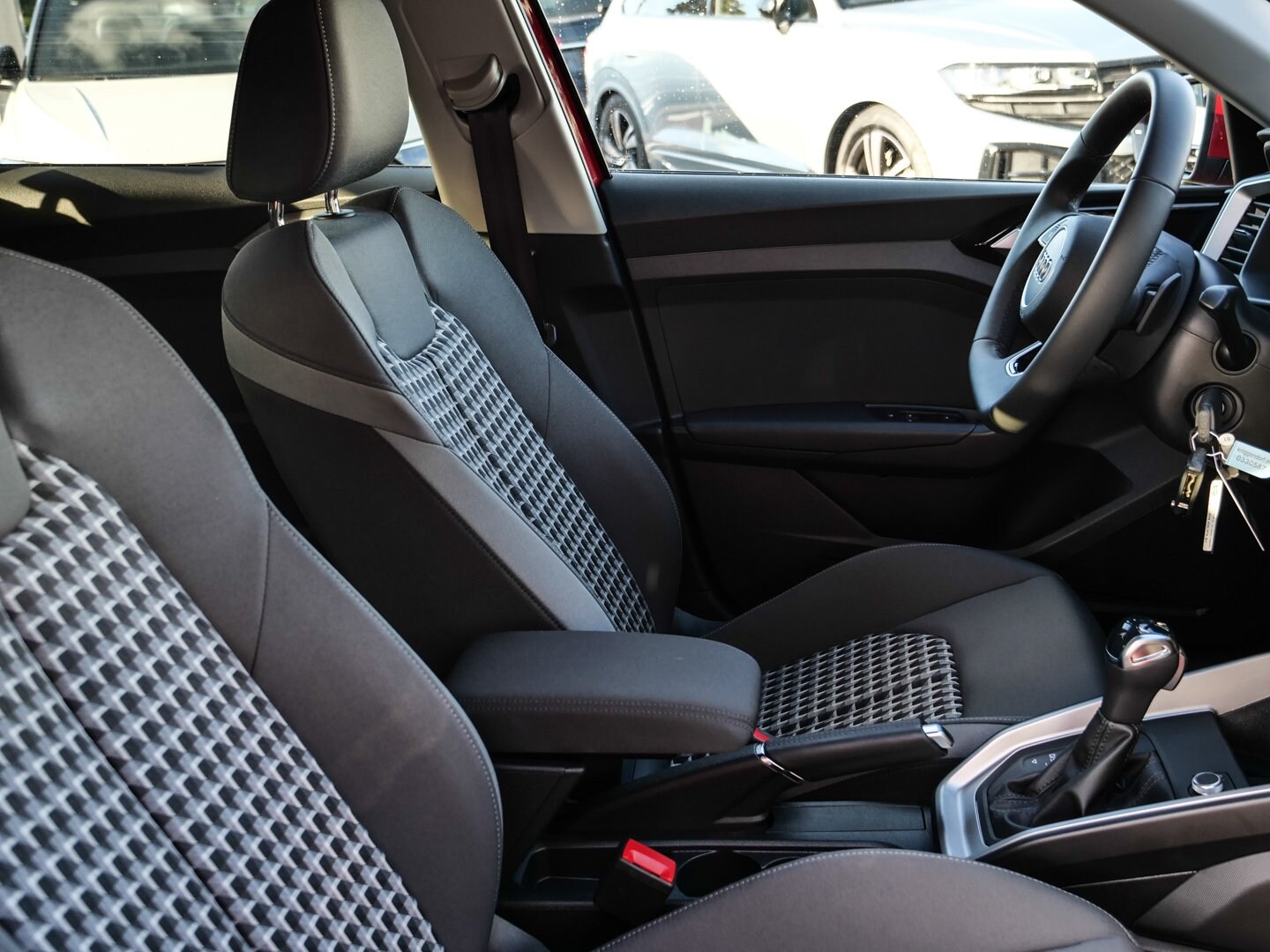 Bild über Audi A1 Sportback S line 30 TFSI S tronic - für weitere Informationen kontaktieren Sie den Audi Partner