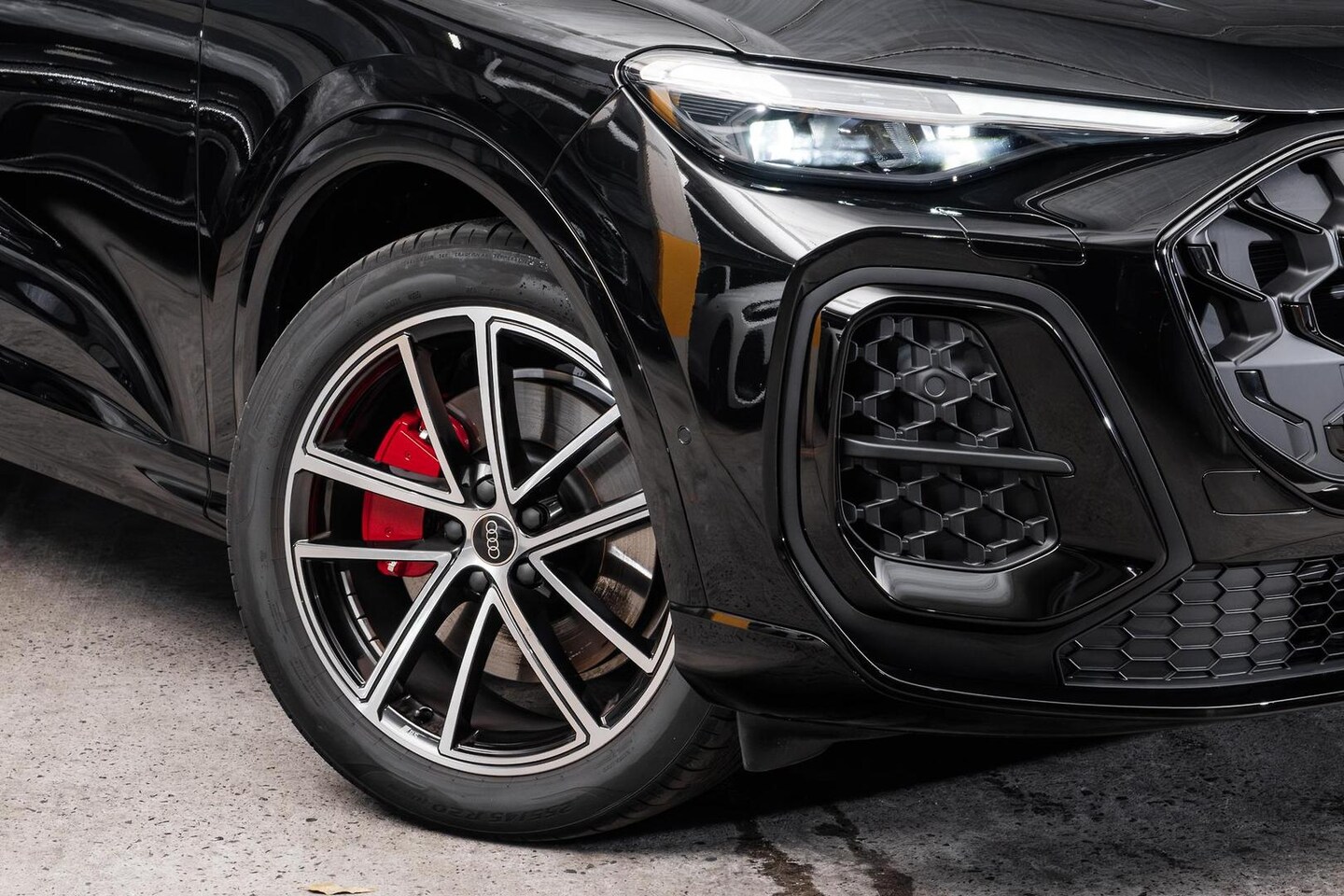Image about Audi Q5 SUV e-hybrid quattro S tronic