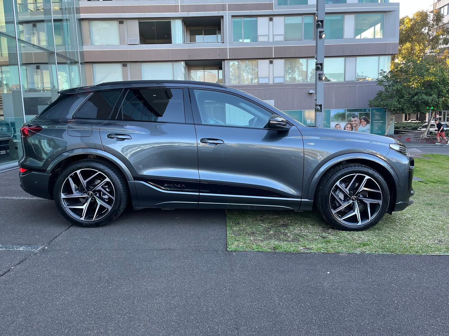Image about Audi Q6 SUV e-tron e-tron performance