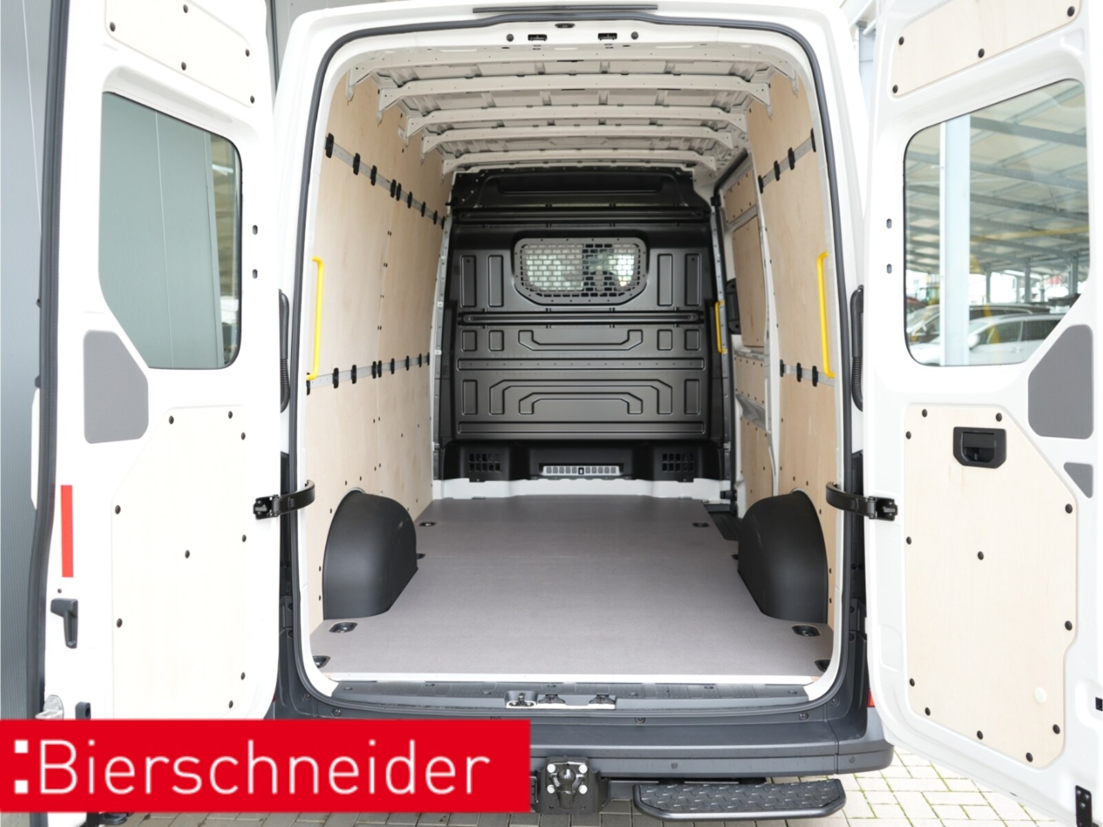 Volkswagen Crafter Kasten mittlerer Radstand – Bild 12