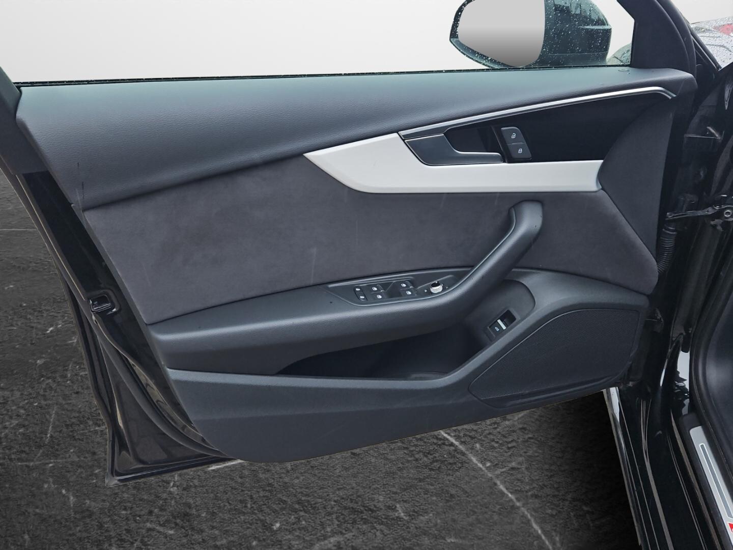 Bild über Audi A4 Avant S line 40 TFSI S tronic - für weitere Informationen kontaktieren Sie den Audi Partner