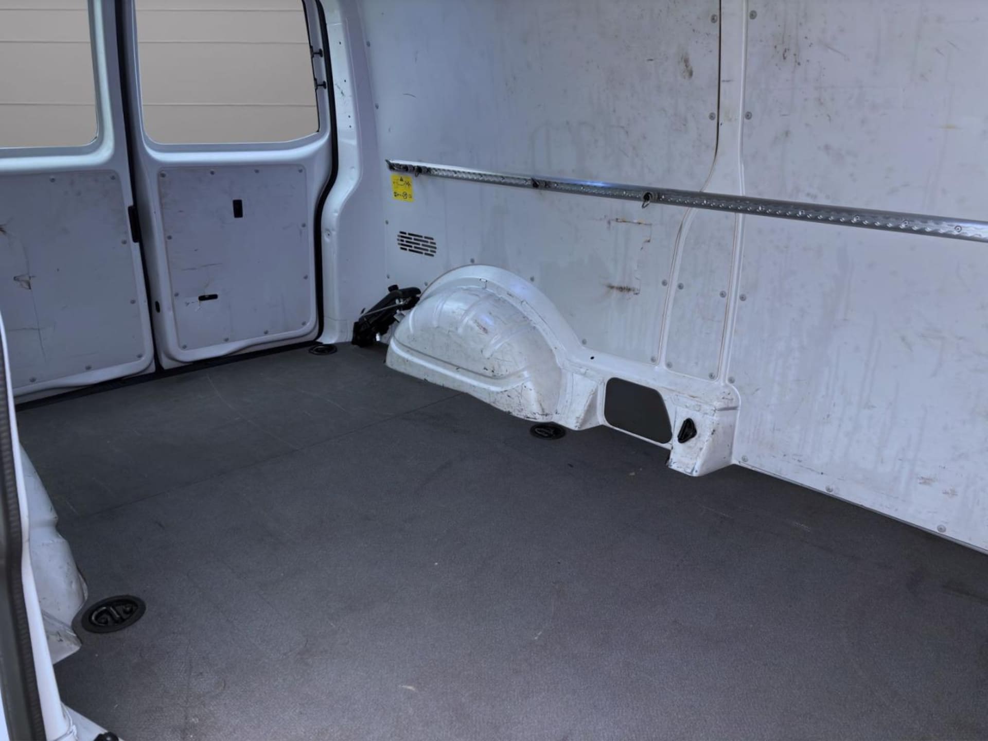 Volkswagen T6.1 Transporter Kasten langer Radstand