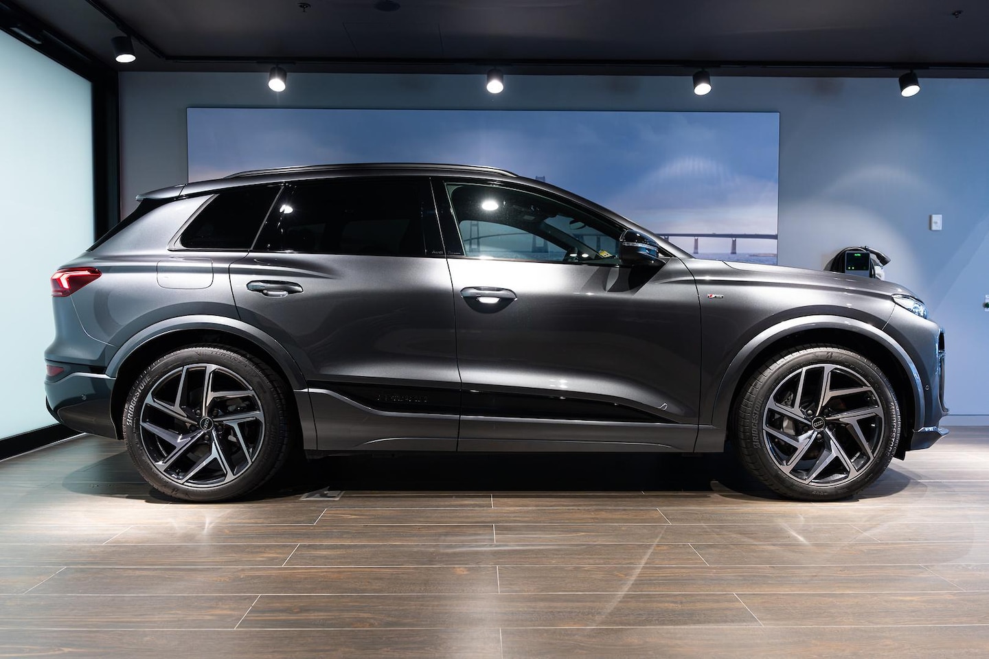 Image about Audi Q6 SUV e-tron e-tron quattro
