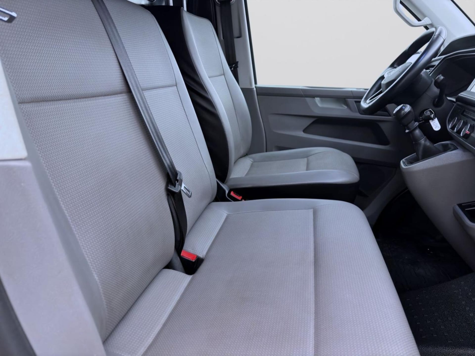 Volkswagen T6.1 Transporter Kasten langer Radstand