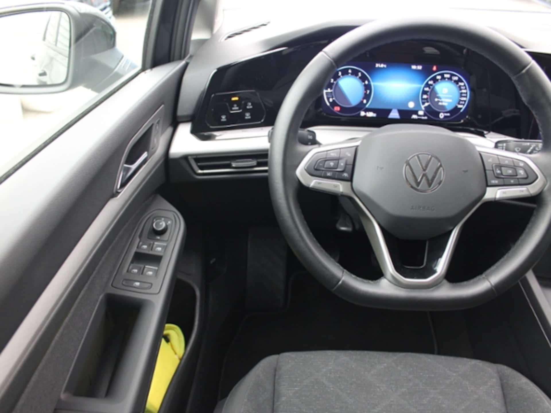 Volkswagen Golf Variant Life