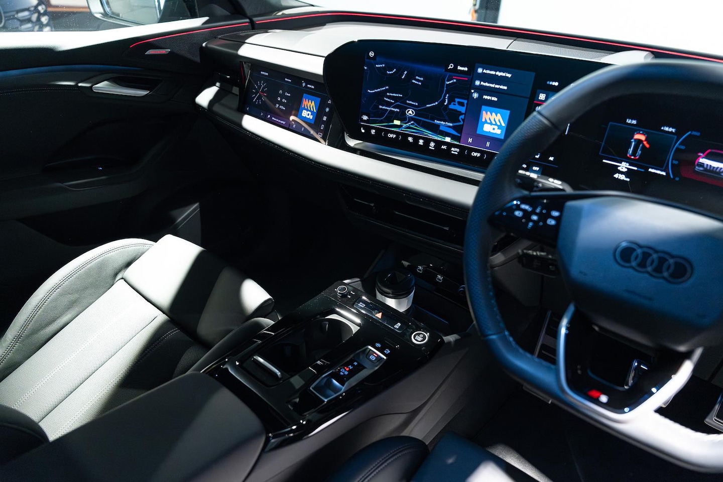 Image about Audi Q6 SUV e-tron e-tron quattro