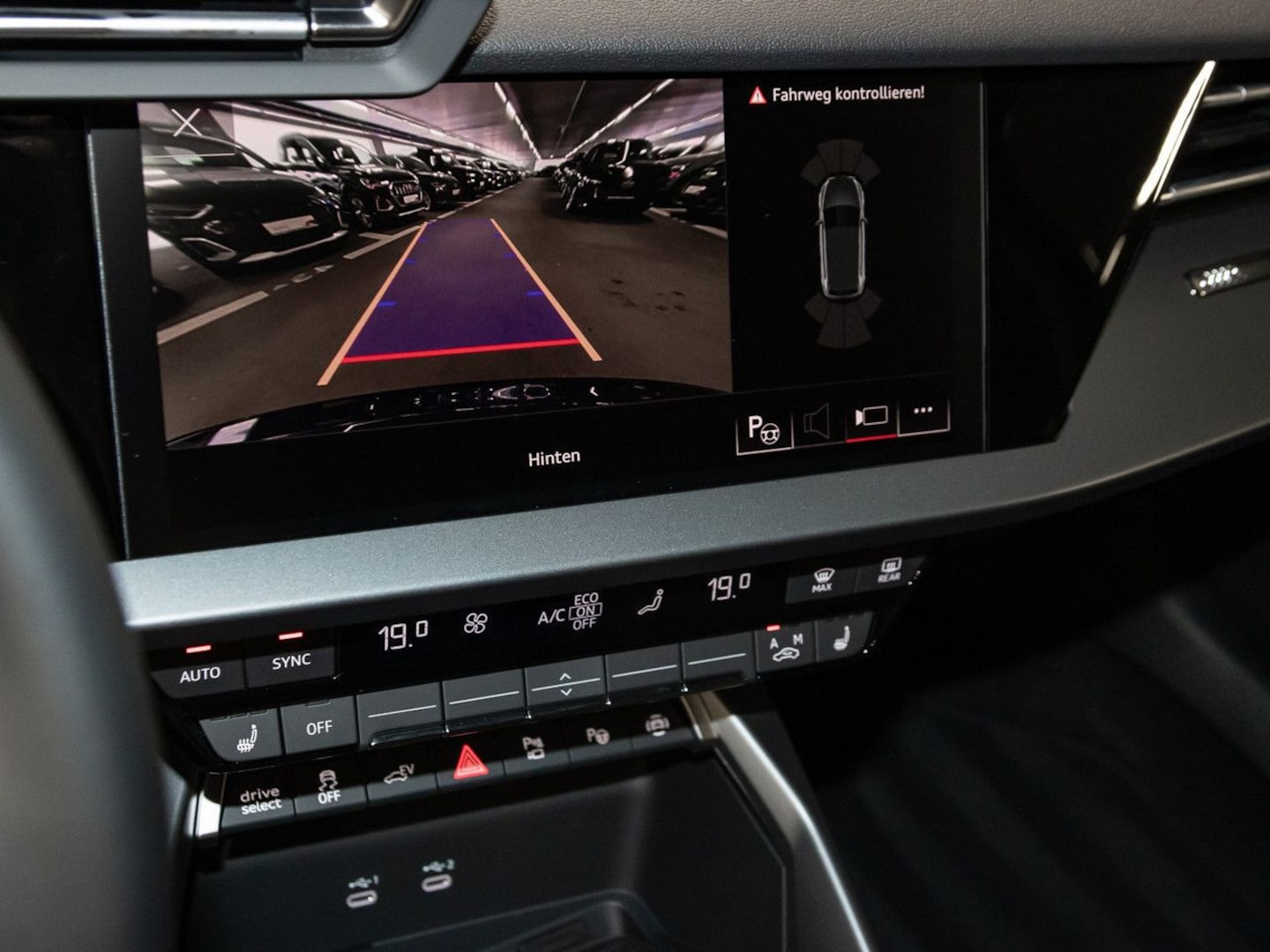 Bild über Audi A3 allstreet TFSI e 40 TFSI e S tronic - für weitere Informationen kontaktieren Sie den Audi Partner