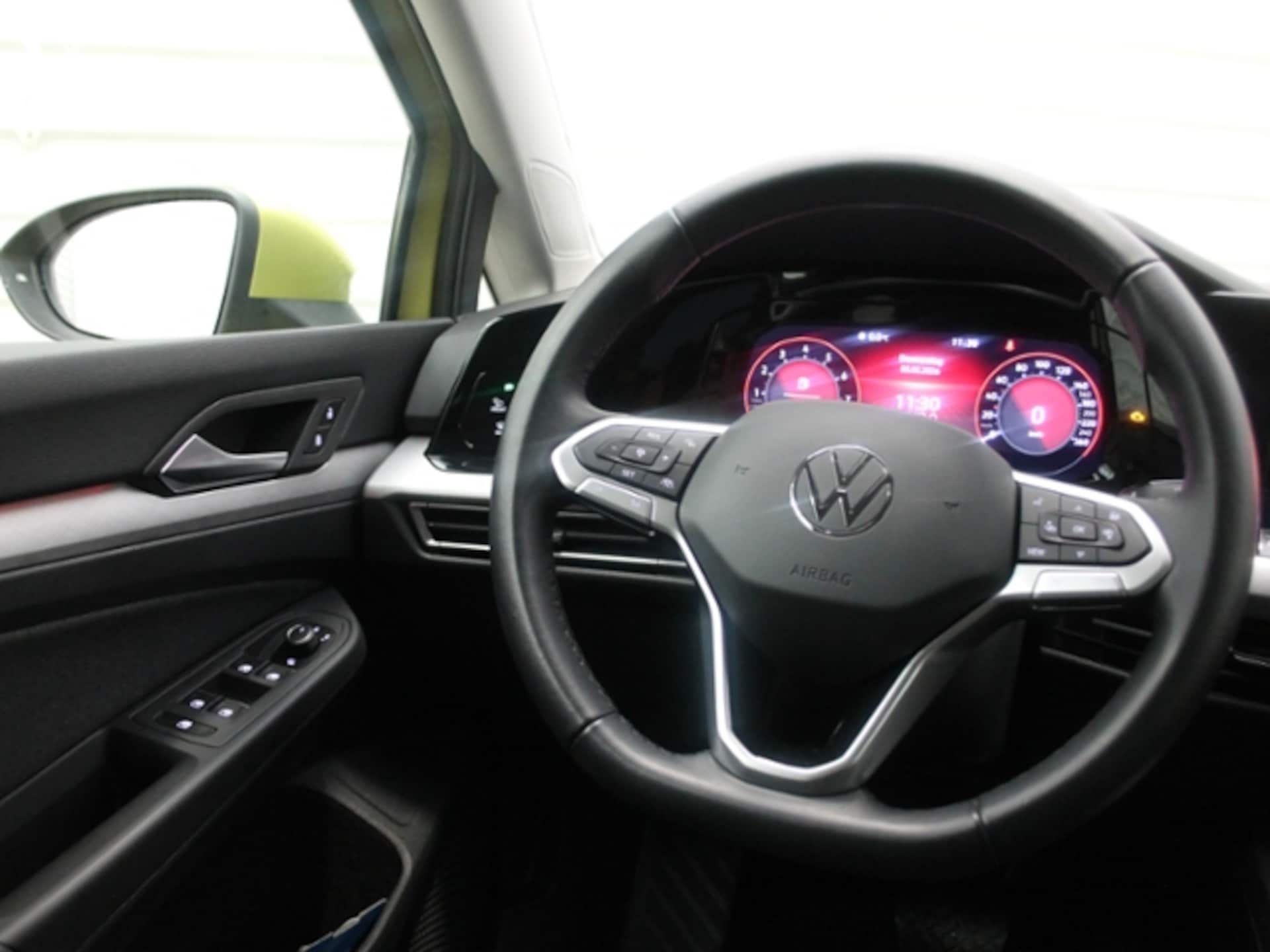 Volkswagen Golf Life