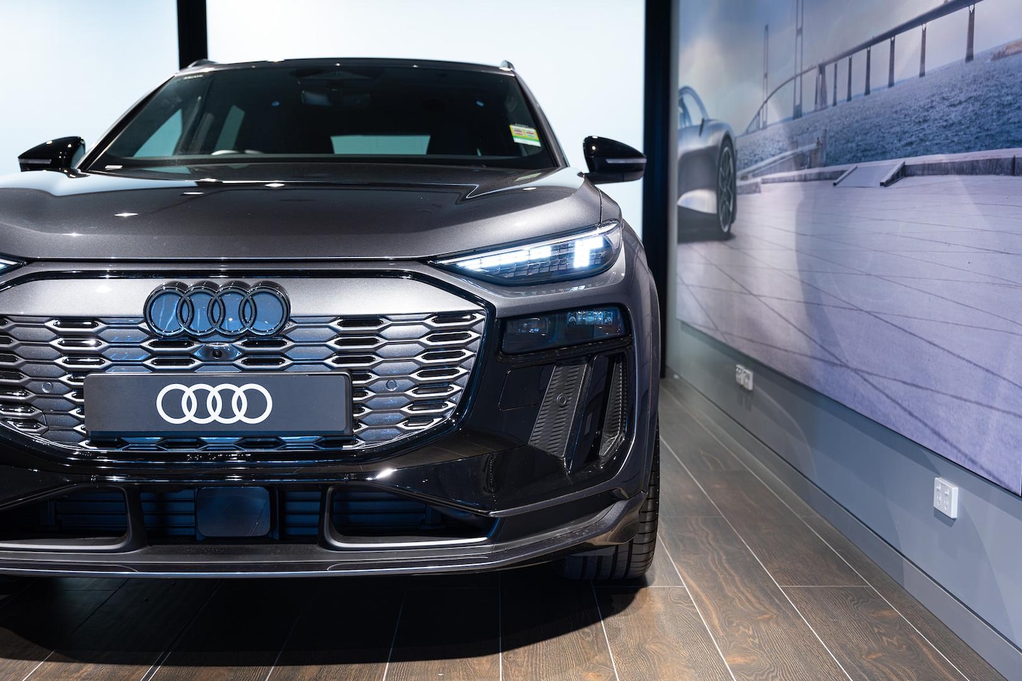 Image about Audi Q6 SUV e-tron e-tron quattro