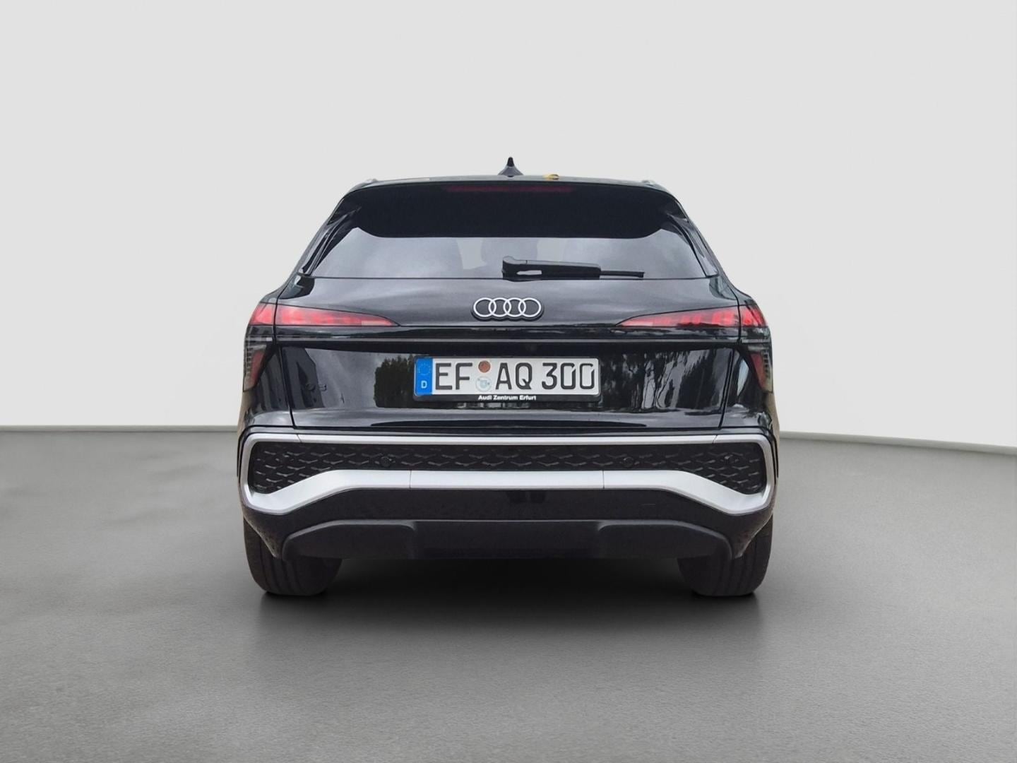 Bild über Audi Q3 SUV TFSI 110 kW S tronic - für weitere Informationen kontaktieren Sie den Audi Partner