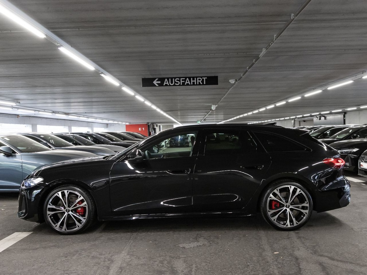 Bild über Audi S5 Avant TFSI 270 kW S tronic - für weitere Informationen kontaktieren Sie den Audi Partner