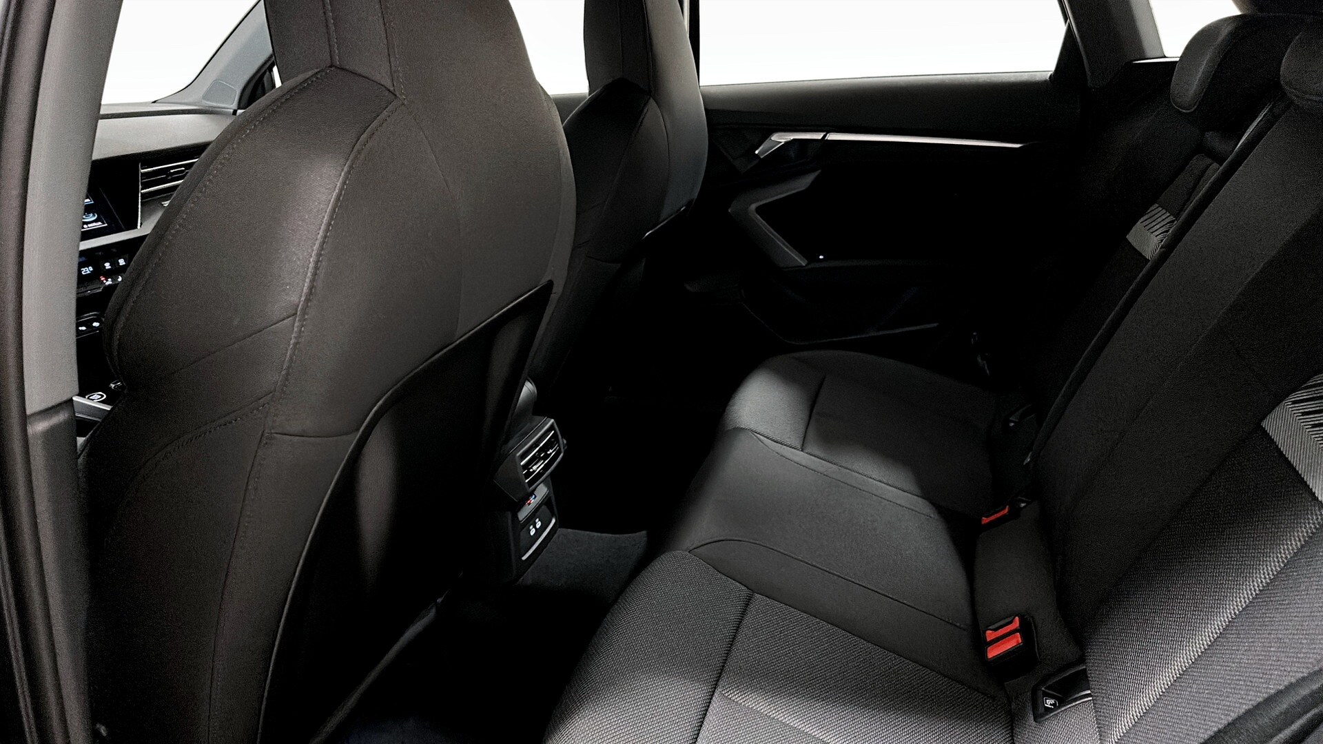 Bild som visar&nbsp;Audi A3 Sportback&nbsp;A3 Sportback TFSI S line 110 kW S tronic - för mer information kontakta din Audi Partner