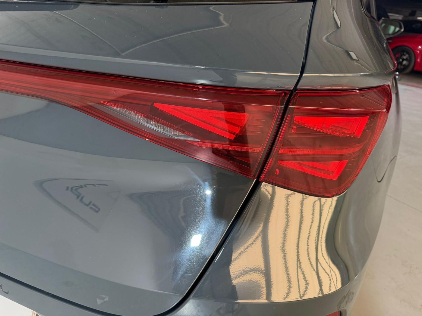 CUPRA Leon Sportstourer 1.5 eTSI DSG 110 kW (150 CV) — photo 6