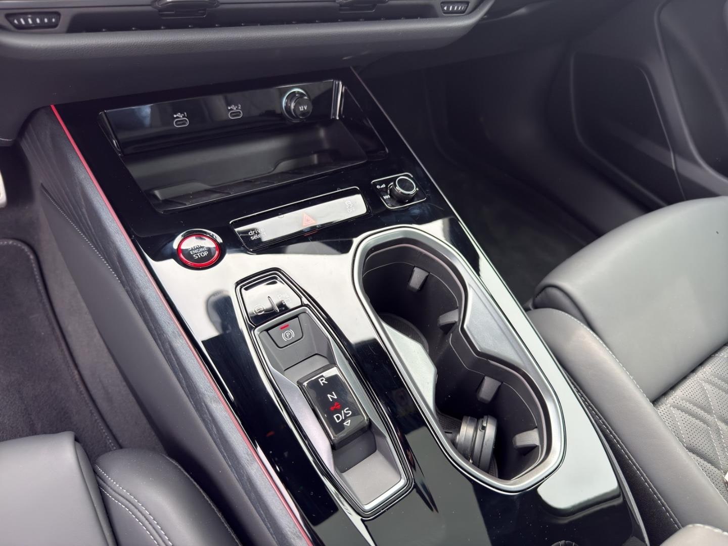 Bild über Audi A6 Avant TDI quattro 150 kW S tronic - für weitere Informationen kontaktieren Sie den Audi Partner