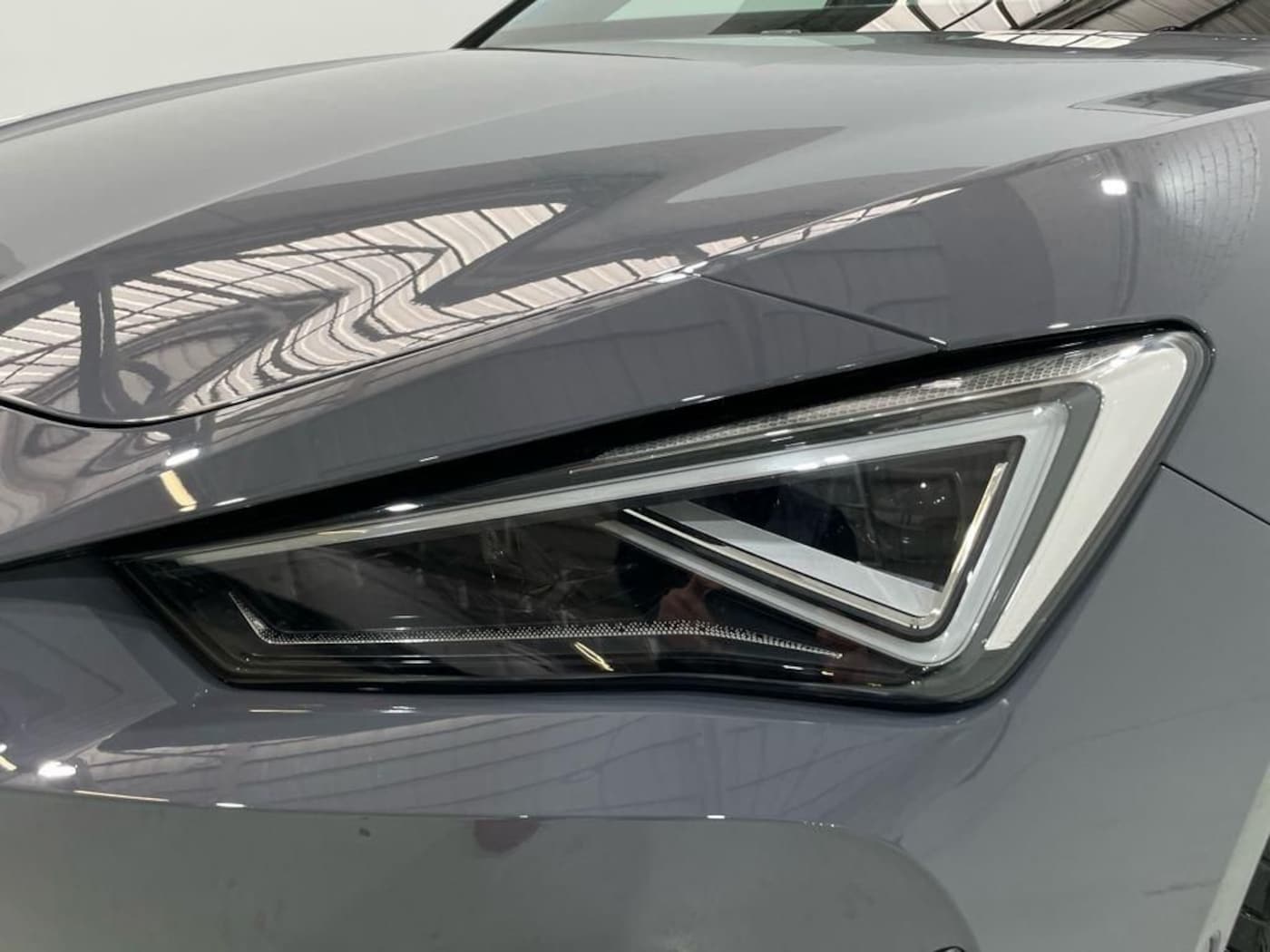 CUPRA Leon Sportstourer 1.5 eTSI DSG 110 kW (150 CV) — photo 13