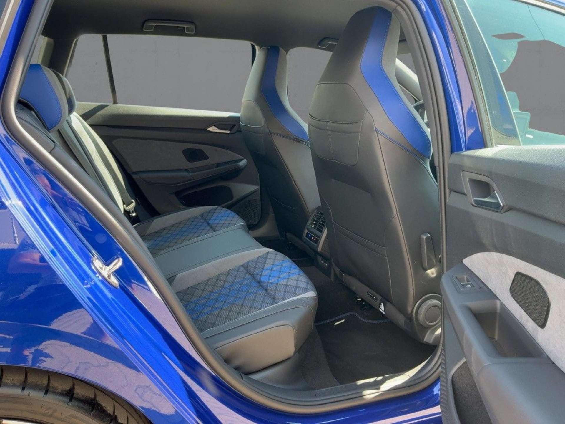 Volkswagen Golf Variant R