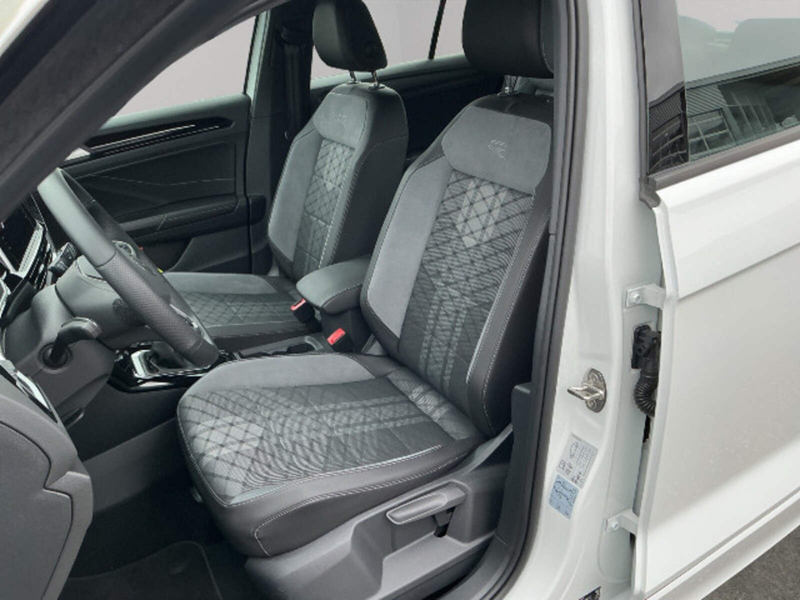 Volkswagen T-Roc – Bild 11