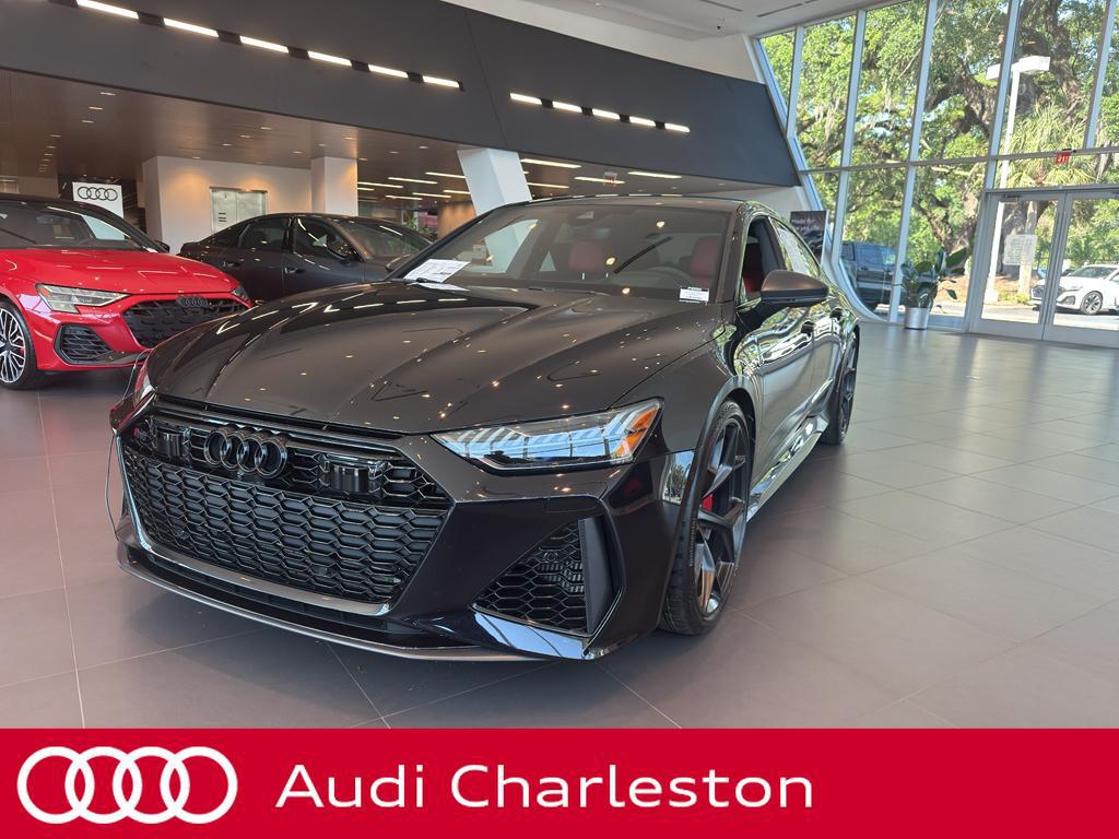 2025 Audi RS7 Performance's photo