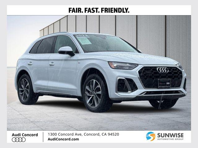 2023 Audi Q5 45 Premium Plus's photo