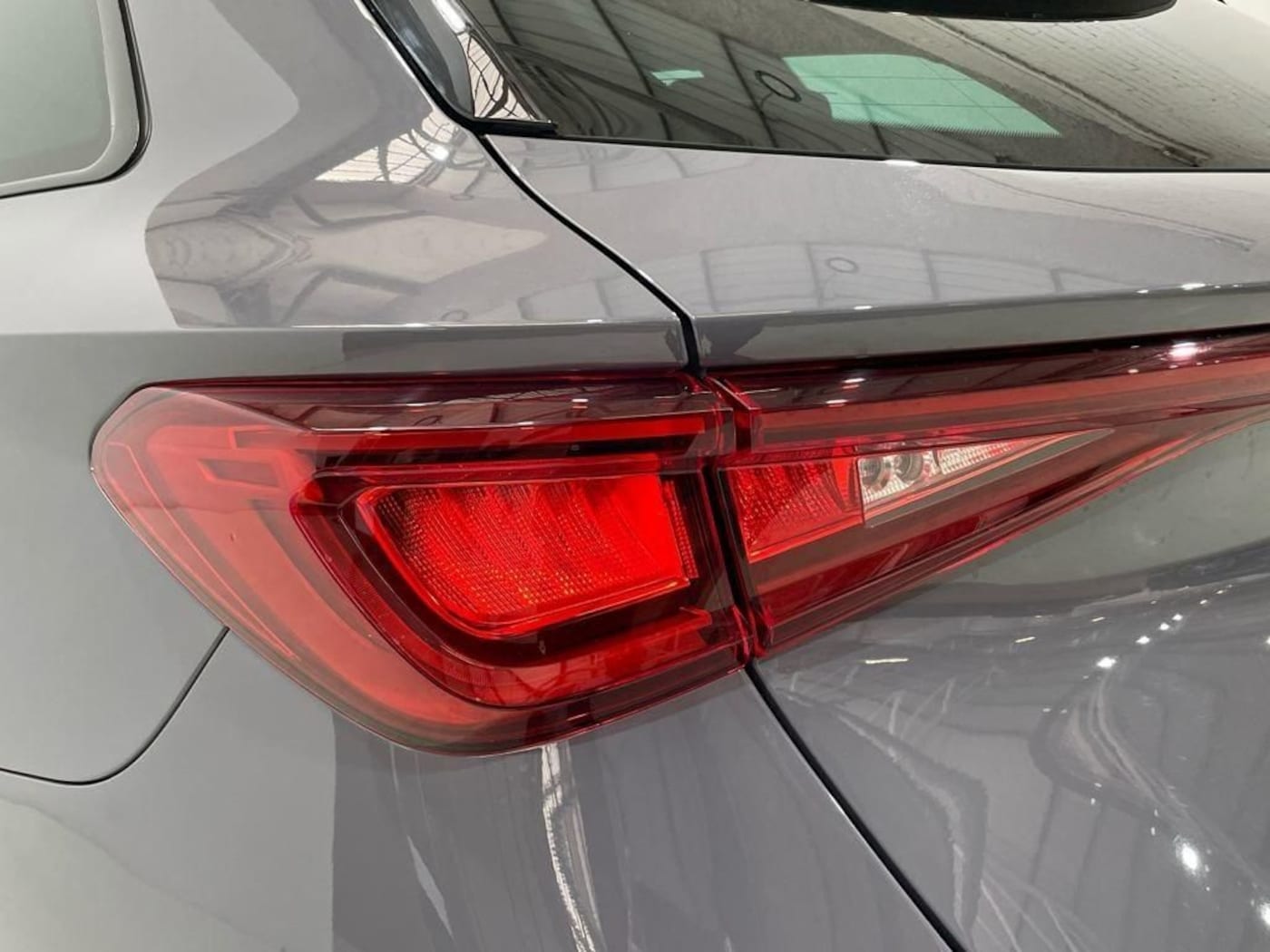 CUPRA Leon Sportstourer 1.5 eTSI DSG 110 kW (150 CV) — photo 20