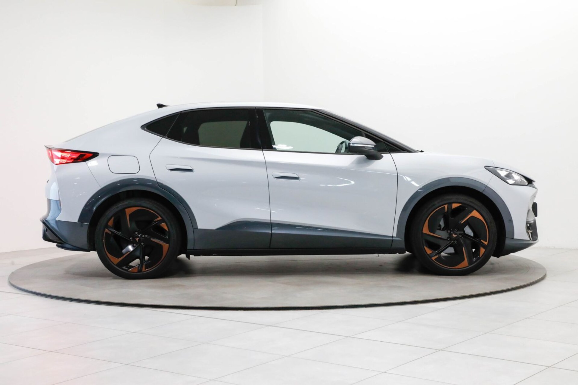 CUPRA Tavascan VZ