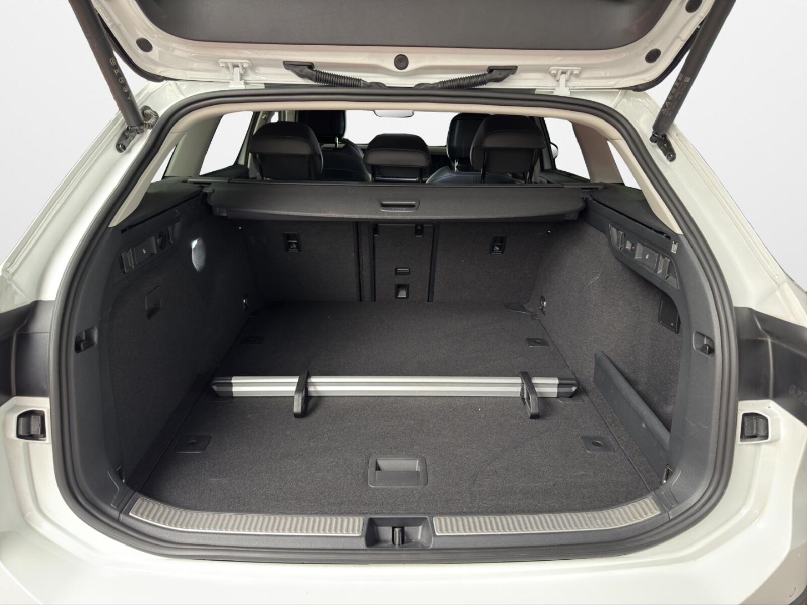 Volkswagen Passat – Bild 13
