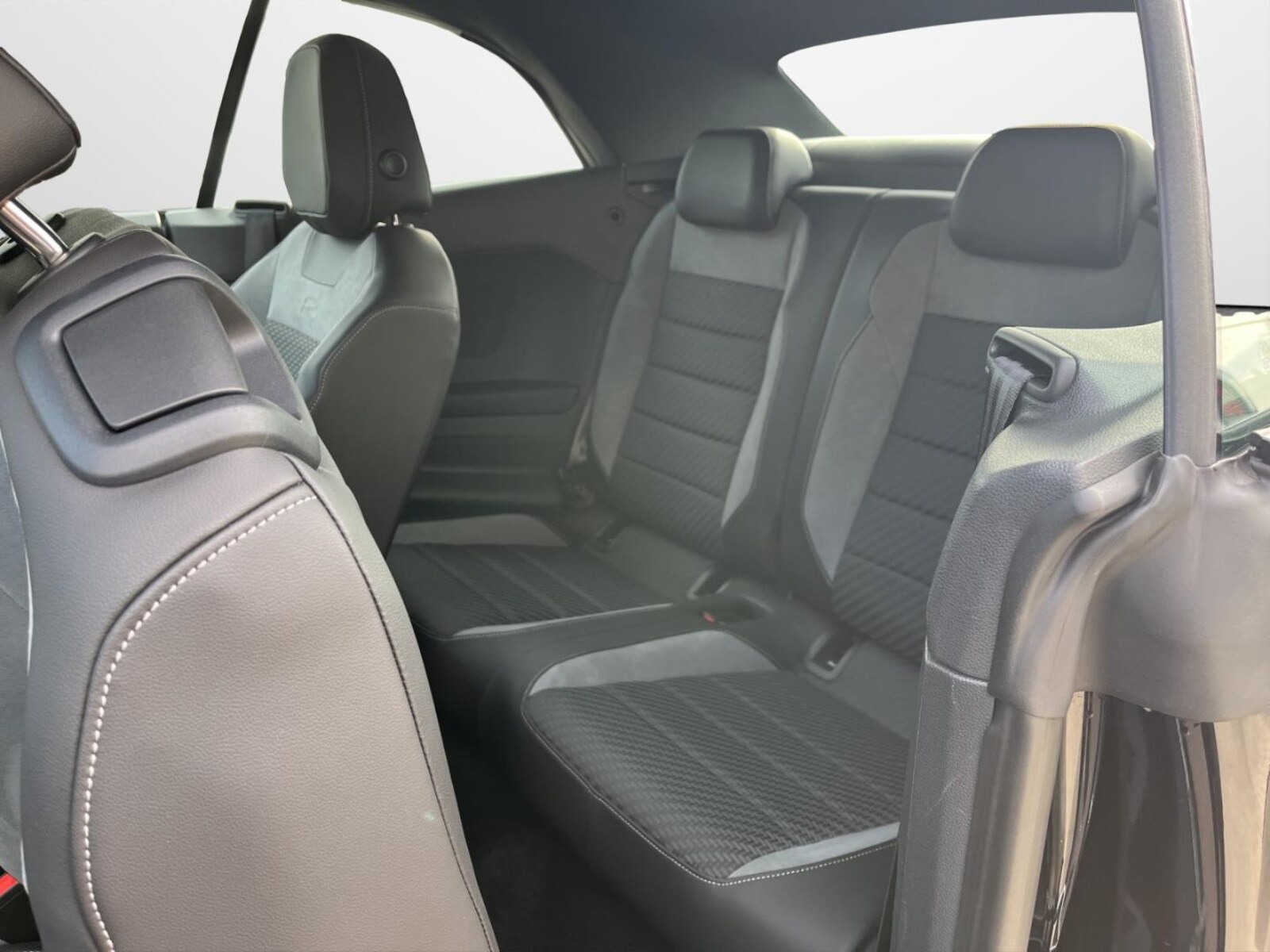Volkswagen T-Roc Cabriolet – Bild 12