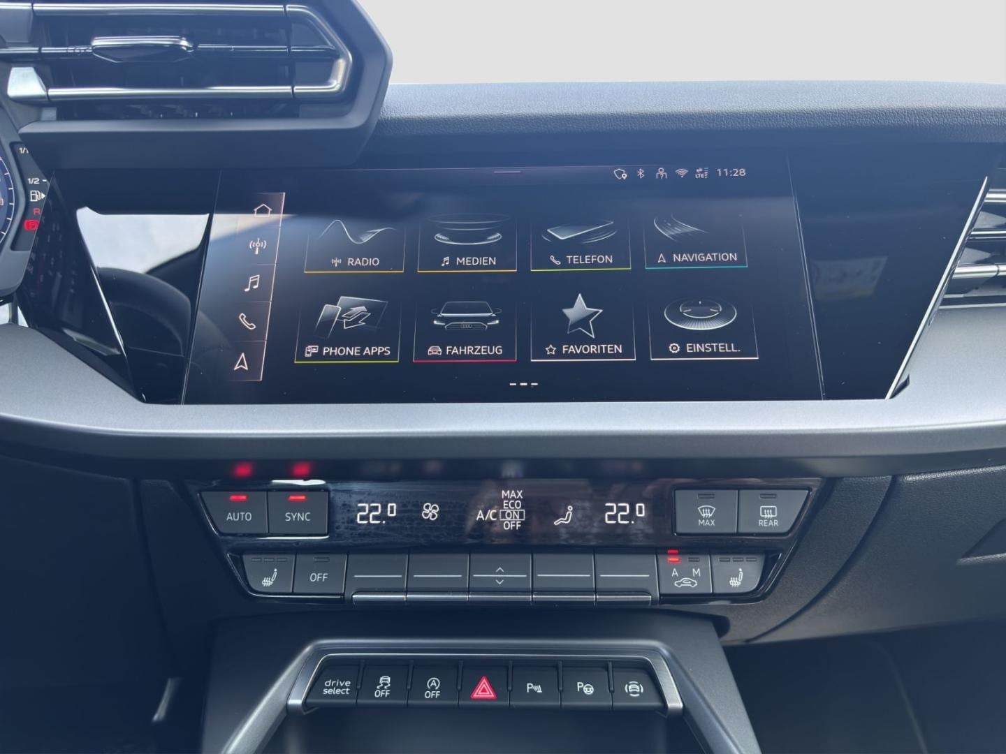 Bild über Audi A3 allstreet 35 TFSI S tronic - für weitere Informationen kontaktieren Sie den Audi Partner