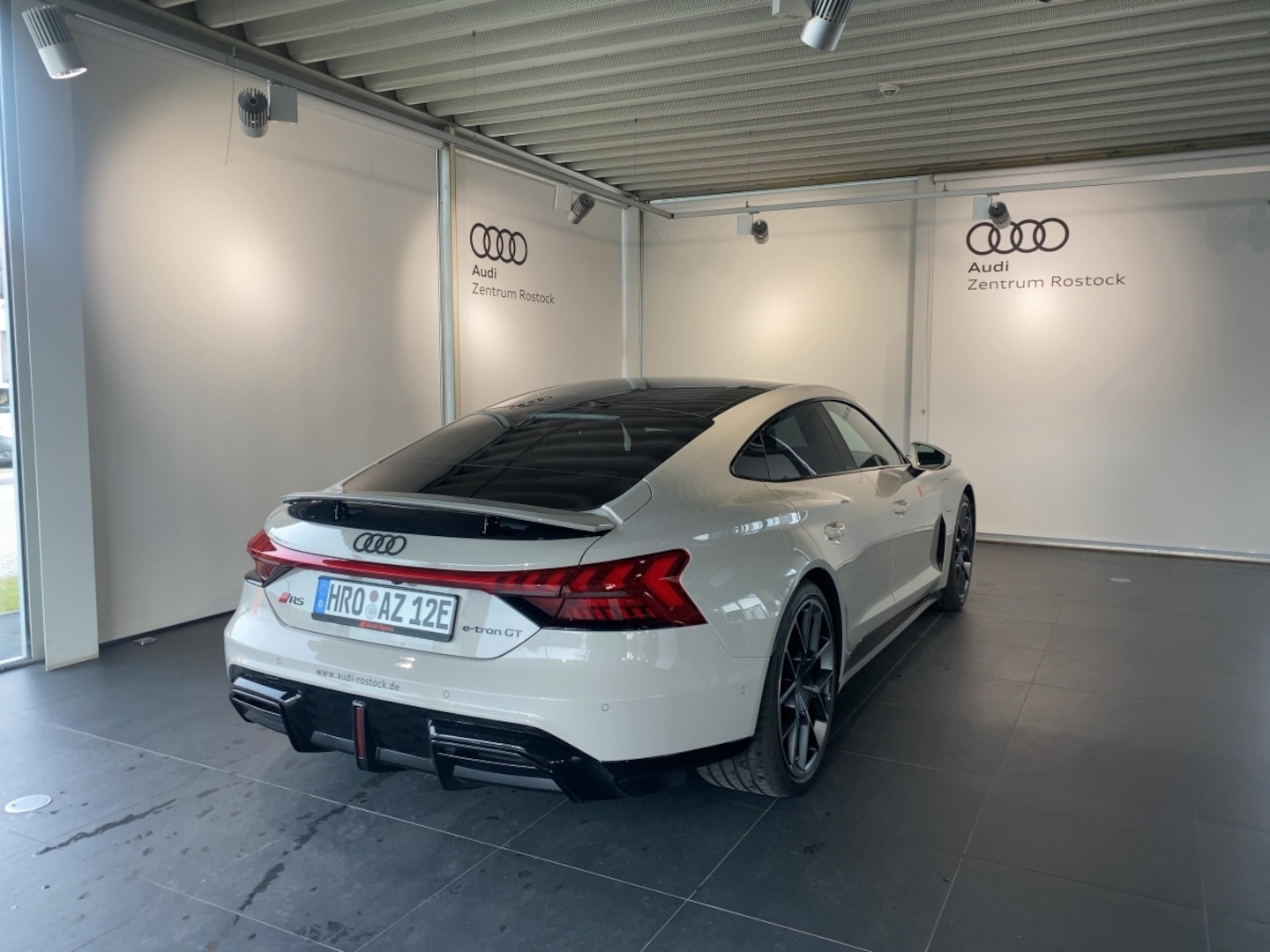 Bild über Audi RS e-tron GT e-tron quattro performance 620 kW - für weitere Informationen kontaktieren Sie den Audi Partner