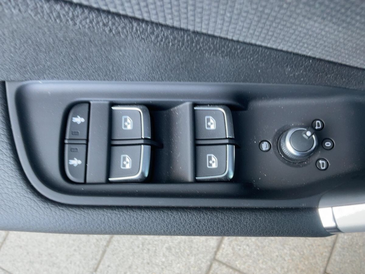 Image about Audi Q2 advanced 30 TFSI Schaltgetriebe
