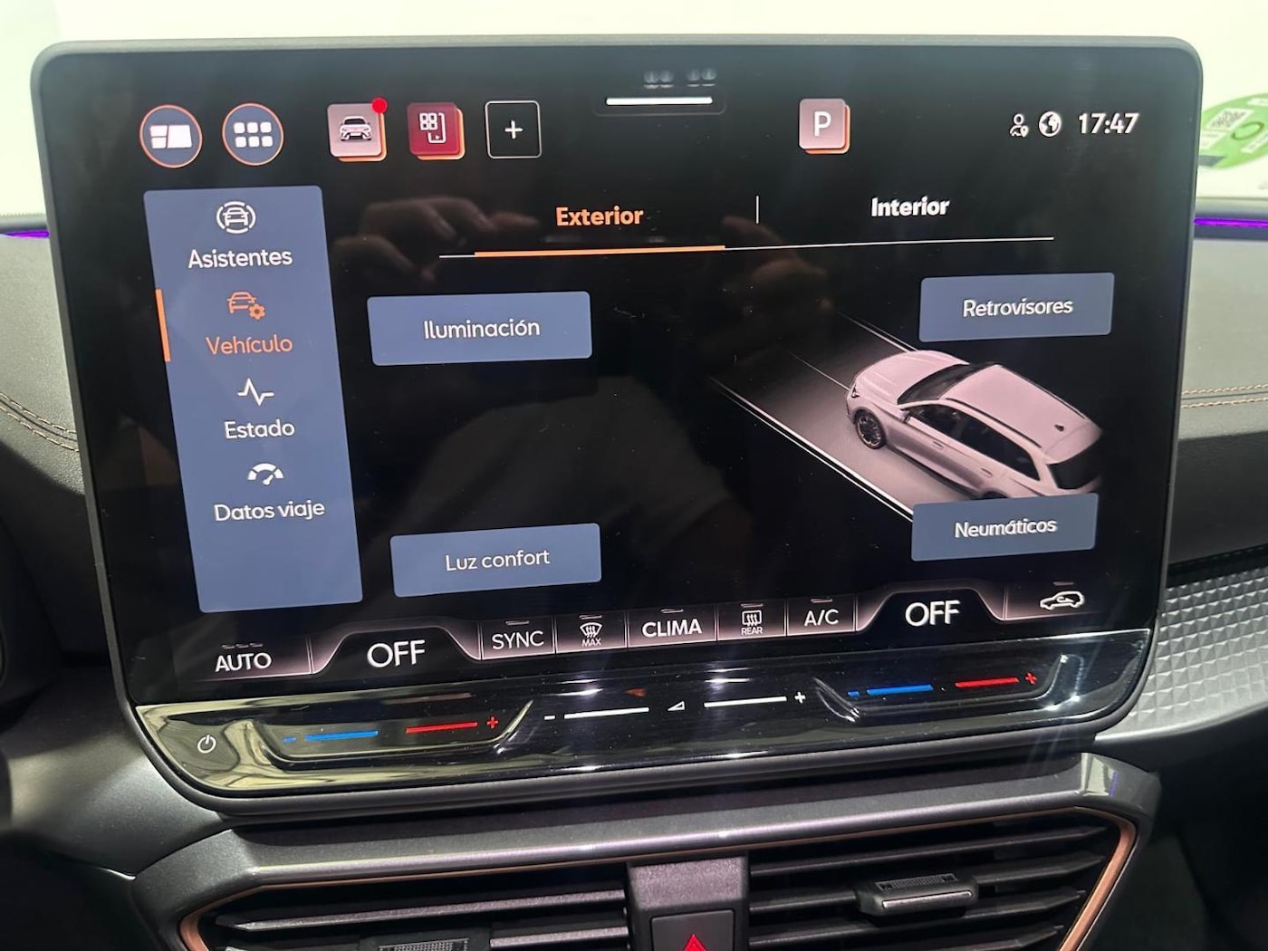 CUPRA Leon Sportstourer 1.5 eTSI DSG 110 kW (150 CV) — photo 23